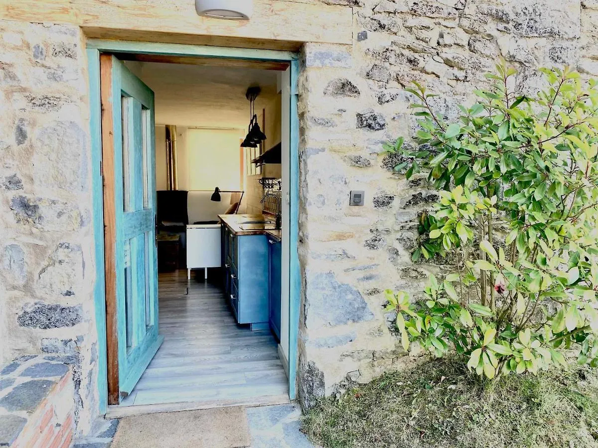 Casa Rural Ulle Gorri Unza Apartment